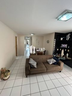 Apartamento de 80m2 com 02 quartos sendo 01 suite e dependência de empregada, armário embutido, bem localizado perto da avenida Kennedy
