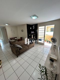 Apartamento de 80m2 com 02 quartos sendo 01 suite e dependência de empregada, armário embutido, bem localizado perto da avenida Kennedy