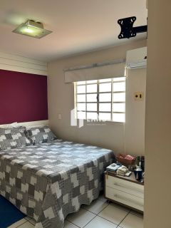Apartamento de 80m2 com 02 quartos sendo 01 suite e dependência de empregada, armário embutido, bem localizado perto da avenida Kennedy