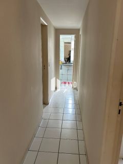 Apartamento de 80m2 com 02 quartos sendo 01 suite e dependência de empregada, armário embutido, bem localizado perto da avenida Kennedy