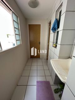Apartamento de 80m2 com 02 quartos sendo 01 suite e dependência de empregada, armário embutido, bem localizado perto da avenida Kennedy
