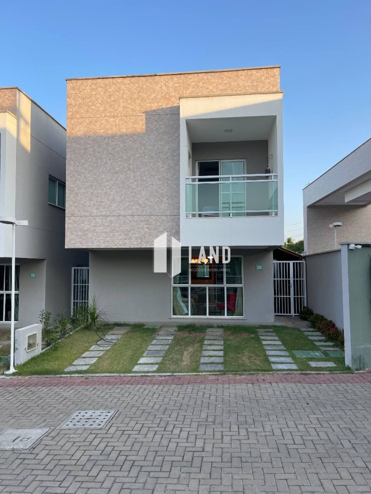 Casa de Condomínio, com 3 quartos, 3 suítes no bairro Centro em Eusébio