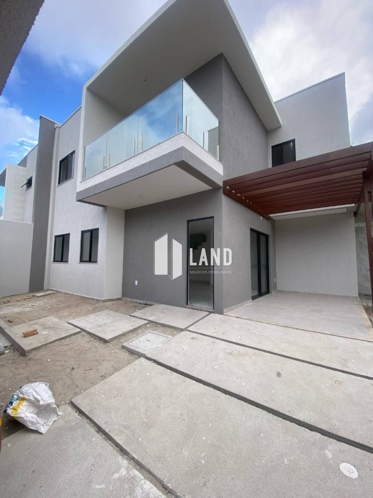 Casa Para Vender com 4 quartos 4 suítes no bairro Edson Queiroz em Fortaleza