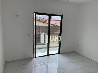 Casa Para Vender com 4 quartos 4 suítes no bairro Jardim das Oliveiras em Fortaleza