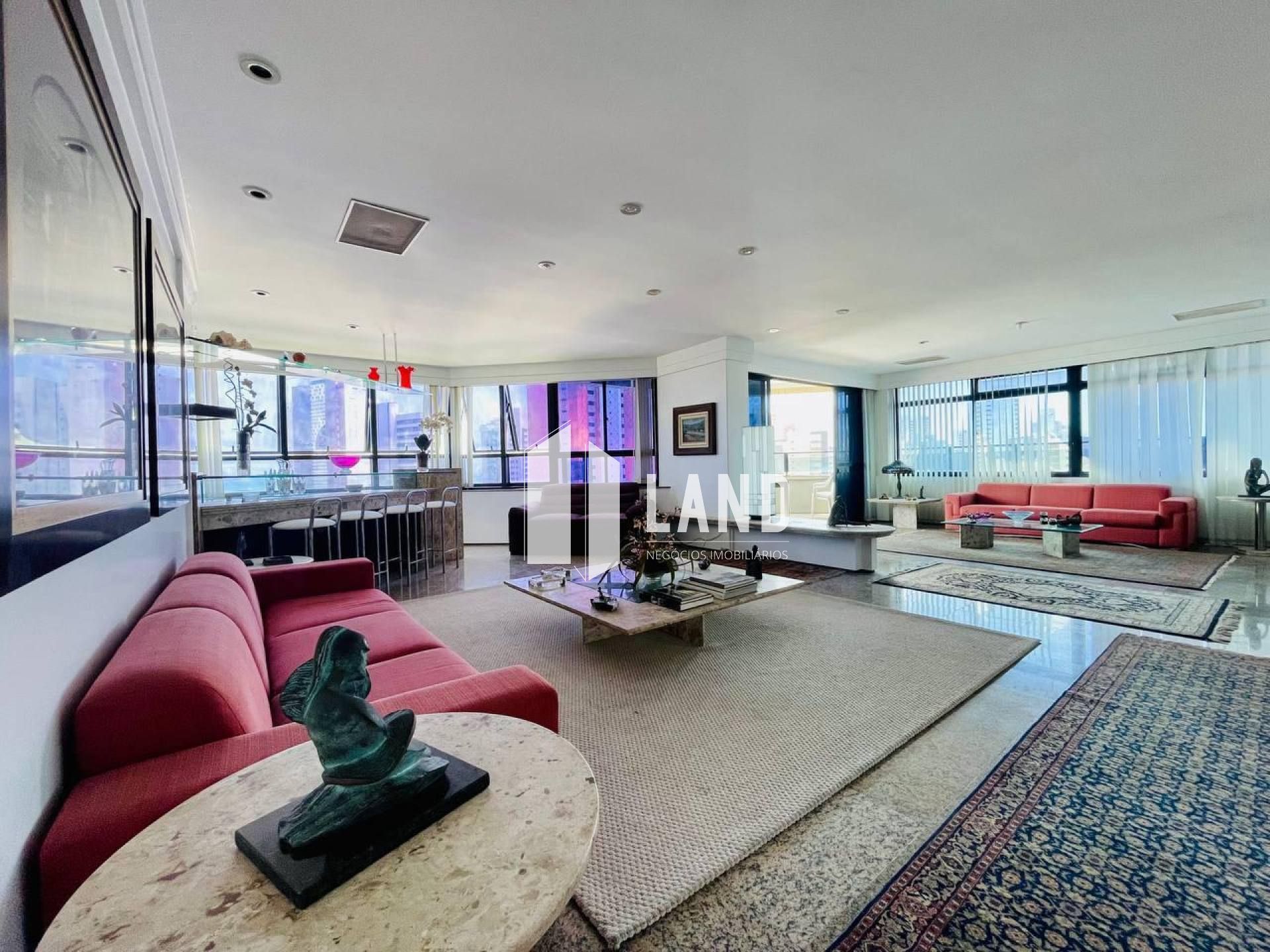 APARTAMENTO 1 POR ANDAR COM 4 QUARTOS (3 SUÍTES), SEMI-MOBILIADO (MÓVEIS FIXOS), CLOSET, 3 VAGAS DE GARAGEM, DEPENDÊNCIA COM BANHEIRO, 251M², POR R$ 1.450.000, MEIRELES - FORTALEZA - CE