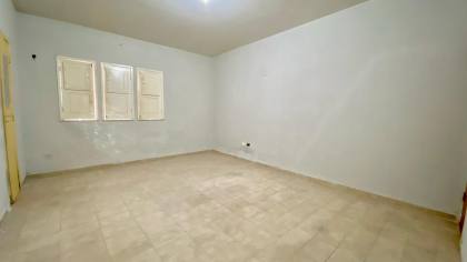 Casa térrea no Saci com 03 quartos sendo 01 suíte
