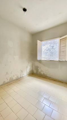 Casa térrea no Saci com 03 quartos sendo 01 suíte