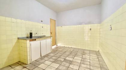 Casa térrea no Saci com 03 quartos sendo 01 suíte