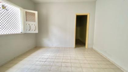 Casa térrea no Saci com 03 quartos sendo 01 suíte