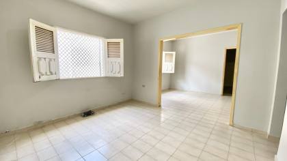 Casa térrea no Saci com 03 quartos sendo 01 suíte