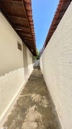 Casa com 03 suítes e piscina no Santa Isabel