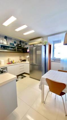 Apartamento com 03 suítes no Cond. Amalfi
