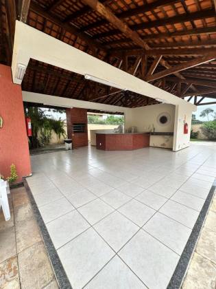 Casa duplex no Cond. Azaleia Park com 04 suítes!