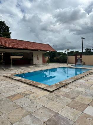 Casa duplex no Cond. Azaleia Park com 04 suítes!