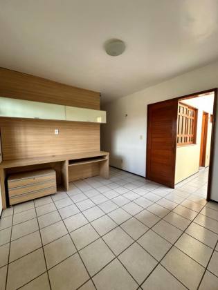 Casa duplex no Cond. Azaleia Park com 04 suítes!