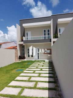Casa Para Vender com 3 quartos 3 suítes no bairro CENTRO em Itaitinga [DUPLICADO]