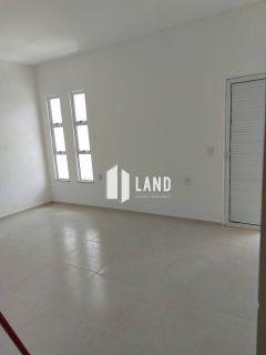 Casa Para Vender com 3 quartos 3 suítes no bairro CENTRO em Itaitinga [DUPLICADO]