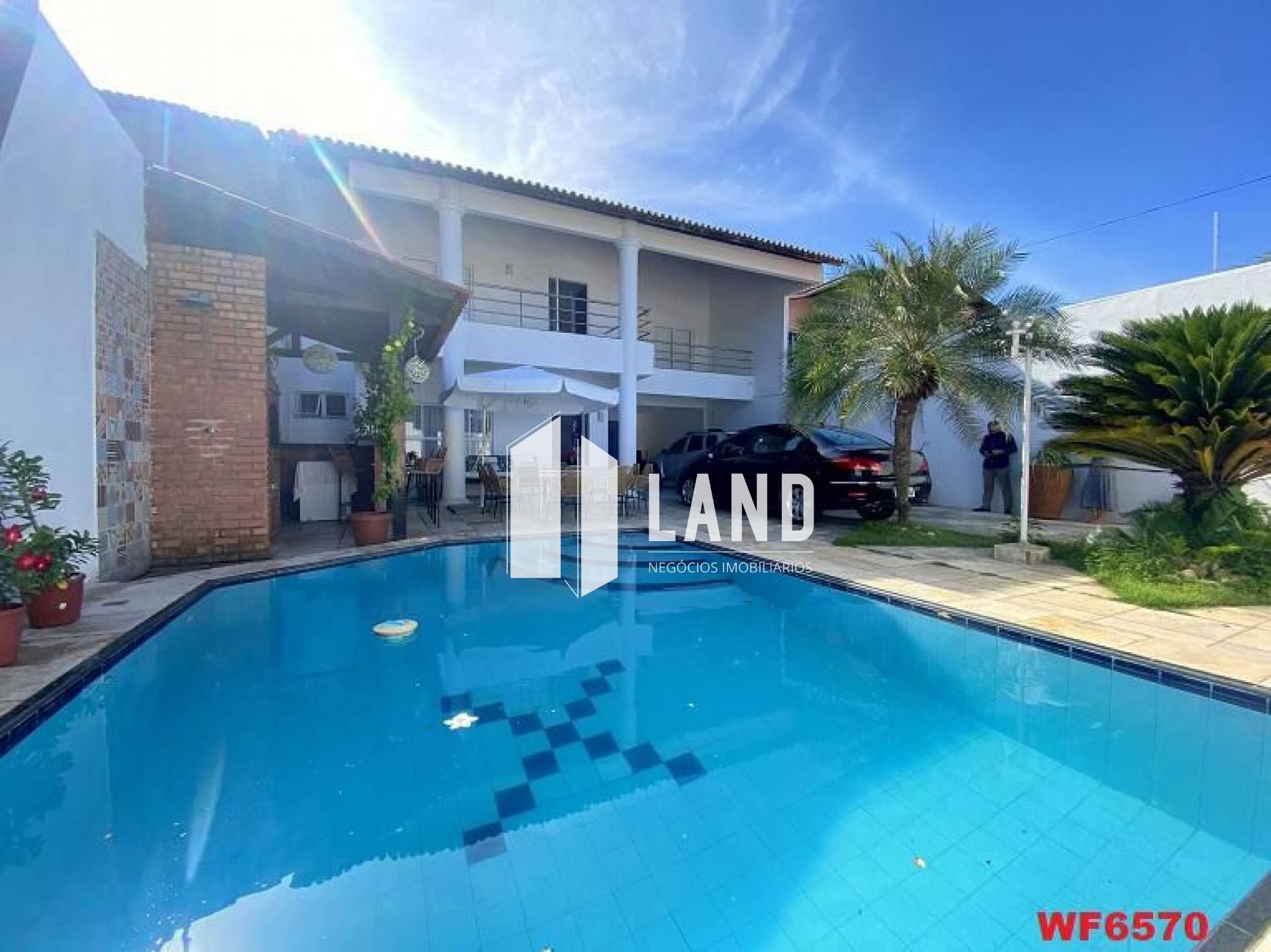 Casa Para Vender com 04 quartos 04 suítes no bairro Edson Queiroz em Fortaleza