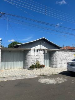Casa no Bairro Primavera, próximo à Ponte da primavera, bem localizado. Com 550 metros área total, com 04 quartos quartos e 02 banheiros,02 salas, quintal super ampla.