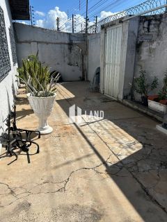 Casa no Bairro Primavera, próximo à Ponte da primavera, bem localizado. Com 550 metros área total, com 04 quartos quartos e 02 banheiros,02 salas, quintal super ampla.