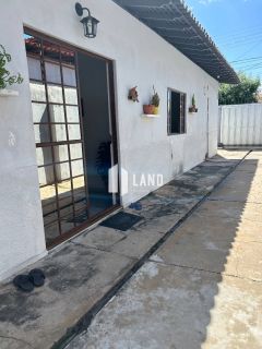 Casa no Bairro Primavera, próximo à Ponte da primavera, bem localizado. Com 550 metros área total, com 04 quartos quartos e 02 banheiros,02 salas, quintal super ampla.