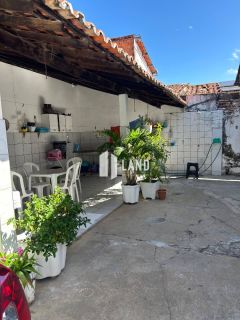 Casa no Bairro Primavera, próximo à Ponte da primavera, bem localizado. Com 550 metros área total, com 04 quartos quartos e 02 banheiros,02 salas, quintal super ampla.