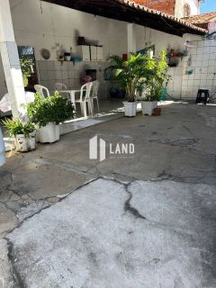 Casa no Bairro Primavera, próximo à Ponte da primavera, bem localizado. Com 550 metros área total, com 04 quartos quartos e 02 banheiros,02 salas, quintal super ampla.