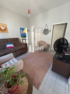 Casa no Bairro Primavera, próximo à Ponte da primavera, bem localizado. Com 550 metros área total, com 04 quartos quartos e 02 banheiros,02 salas, quintal super ampla.