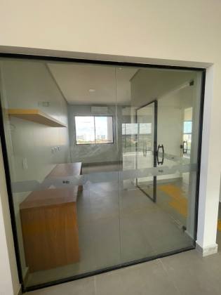 Apartamento no East Side com 03 quartos sendo 01 suíte