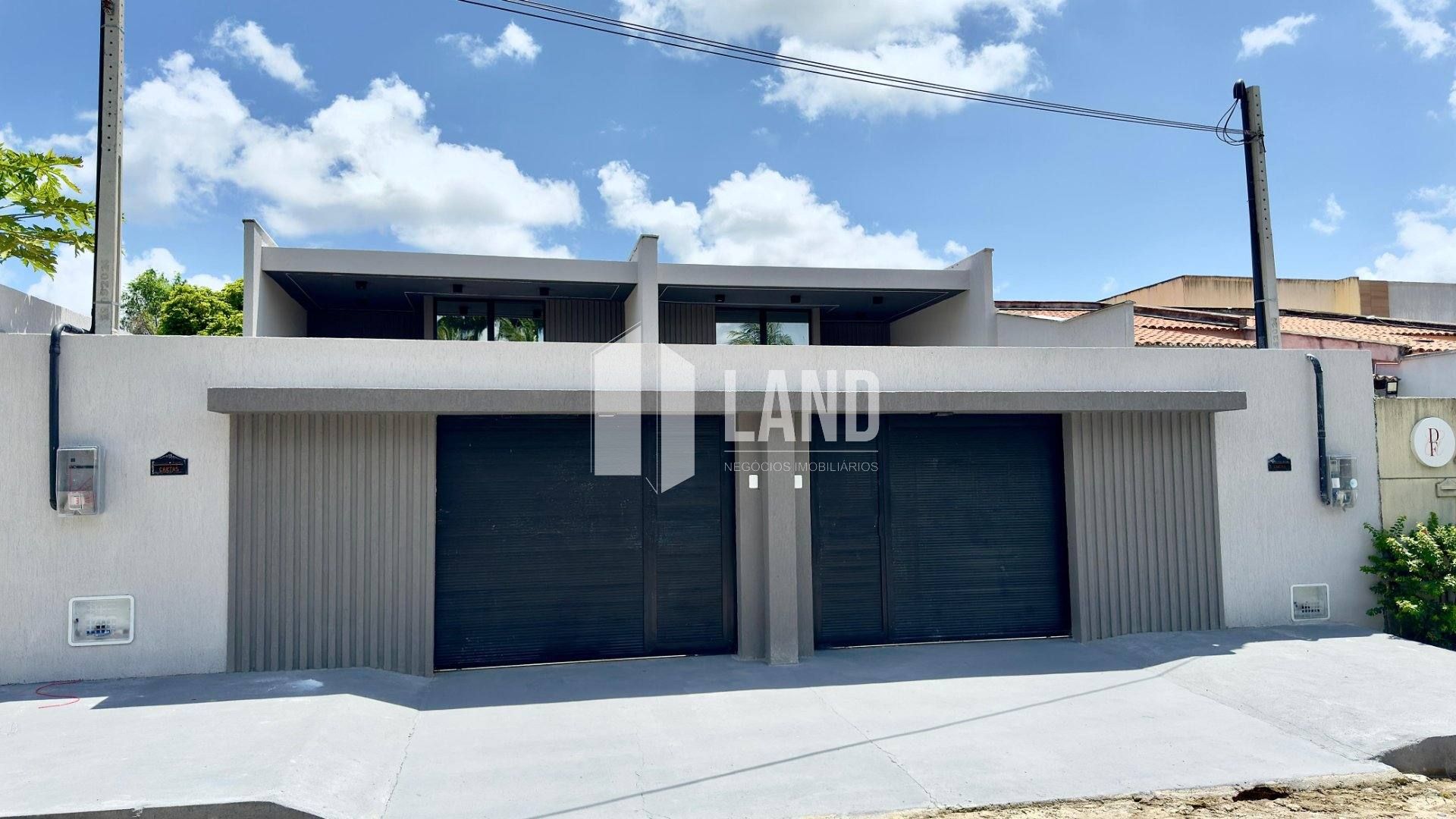 Casa Para Vender com 3 quartos 1 suítes no bairro Urucunema em Eusébio