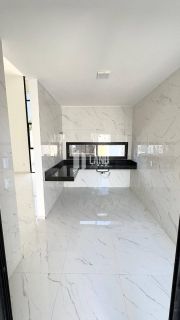 Casa Para Vender com 3 quartos 1 suítes no bairro Urucunema em Eusébio
