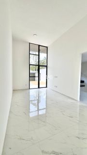 Casa Para Vender com 3 quartos 1 suítes no bairro Urucunema em Eusébio