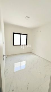 Casa Para Vender com 3 quartos 1 suítes no bairro Urucunema em Eusébio