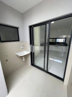Casa Para Vender com 3 quartos 1 suítes no bairro Urucunema em Eusébio