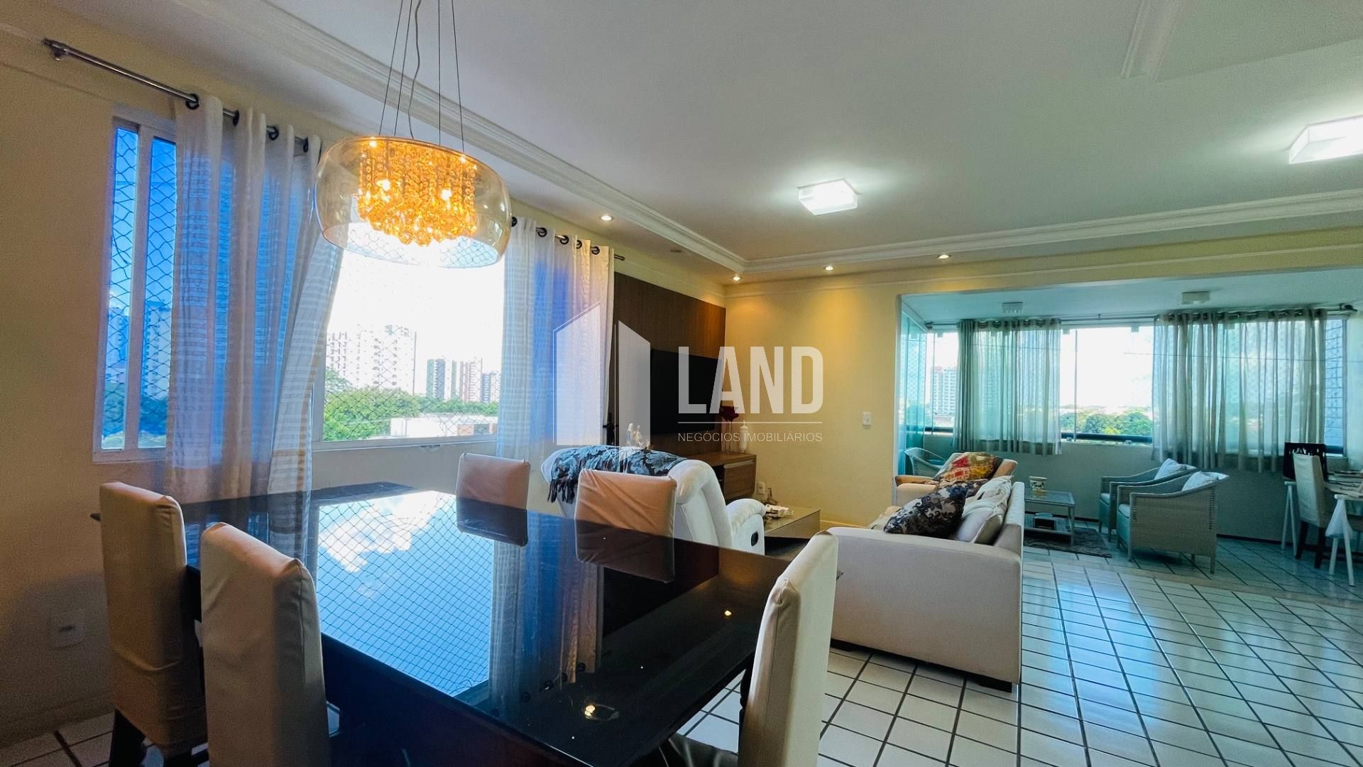 Apartamento Próximo À Av. Marechal Castelo Branco Com 175m²