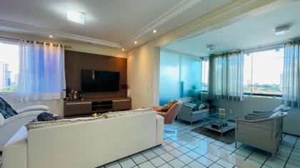 Apartamento Próximo À Av. Marechal Castelo Branco Com 175m²
