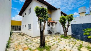 CASA EM CONDOMINIO À VENDA PROXIMO A AV. JOAO XXVIII