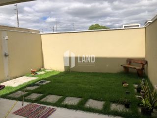 Casa duplex no loteamento Varandas Terra Brasilis com 4 suítes, 4 vagas, lavabo, cozinha americana, quintal, clube com lazer completo, casa 130m2 - Terreno 150m2 (6x25) - R$ 590.000 - Aquiraz/CE