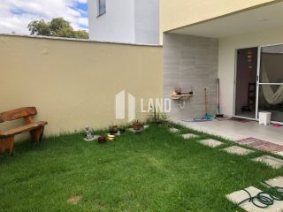 Casa duplex no loteamento Varandas Terra Brasilis com 4 suítes, 4 vagas, lavabo, cozinha americana, quintal, clube com lazer completo, casa 130m2 - Terreno 150m2 (6x25) - R$ 590.000 - Aquiraz/CE