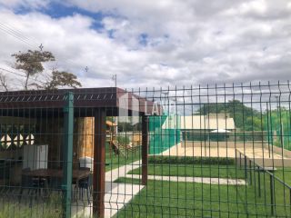 Casa duplex no loteamento Varandas Terra Brasilis com 4 suítes, 4 vagas, lavabo, cozinha americana, quintal, clube com lazer completo, casa 130m2 - Terreno 150m2 (6x25) - R$ 590.000 - Aquiraz/CE