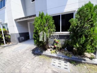 CASA EM CONDOMÍNIO FECHADO COM 3 QUARTOS POR 385 MIL - ITAPERI, FORTALEZA - CE