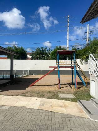 CASA EM CONDOMÍNIO FECHADO COM 3 QUARTOS POR 369 MIL - ITAPERI, FORTALEZA - CE