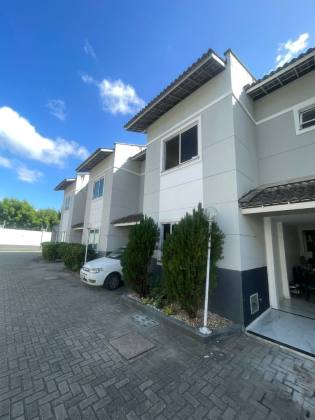 CASA EM CONDOMÍNIO FECHADO COM 3 QUARTOS POR 369 MIL - ITAPERI, FORTALEZA - CE