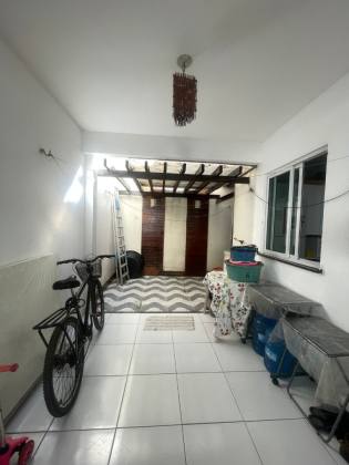 CASA EM CONDOMÍNIO FECHADO COM 3 QUARTOS POR 369 MIL - ITAPERI, FORTALEZA - CE