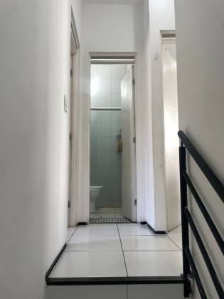 CASA EM CONDOMÍNIO FECHADO COM 3 QUARTOS POR 369 MIL - ITAPERI, FORTALEZA - CE