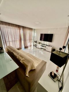 Casa de Condomínio Para Vender com 3 quartos 2 suítes no bairro Lagoa Redonda em Fortaleza