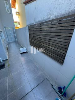 Casa de Condomínio Para Vender com 3 quartos 2 suítes no bairro Lagoa Redonda em Fortaleza