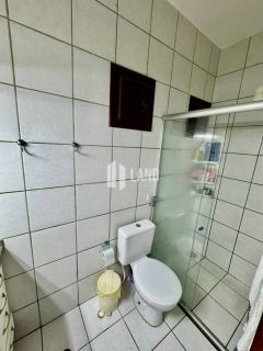 Casa de Condomínio Para Vender com 3 quartos 2 suítes no bairro Lagoa Redonda em Fortaleza