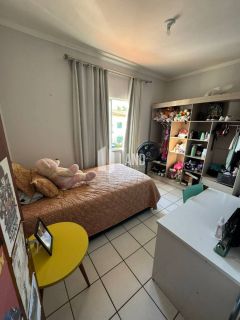 Casa de Condomínio Para Vender com 3 quartos 2 suítes no bairro Lagoa Redonda em Fortaleza