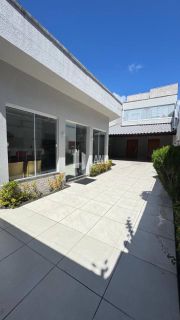 Casa Para Vender com 05 quartos 02 suítes no bairro Cidade dos Funcionarios em Fortaleza